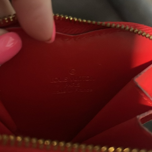 EUC Louis Vuitton Vernis Heart Coin Wallet - Picture 10 of 16